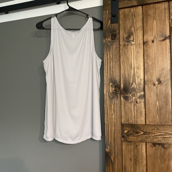 Tank - Picture 3 of 4